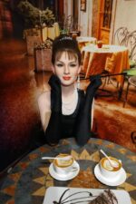 Audrey Hepburn - Image 2